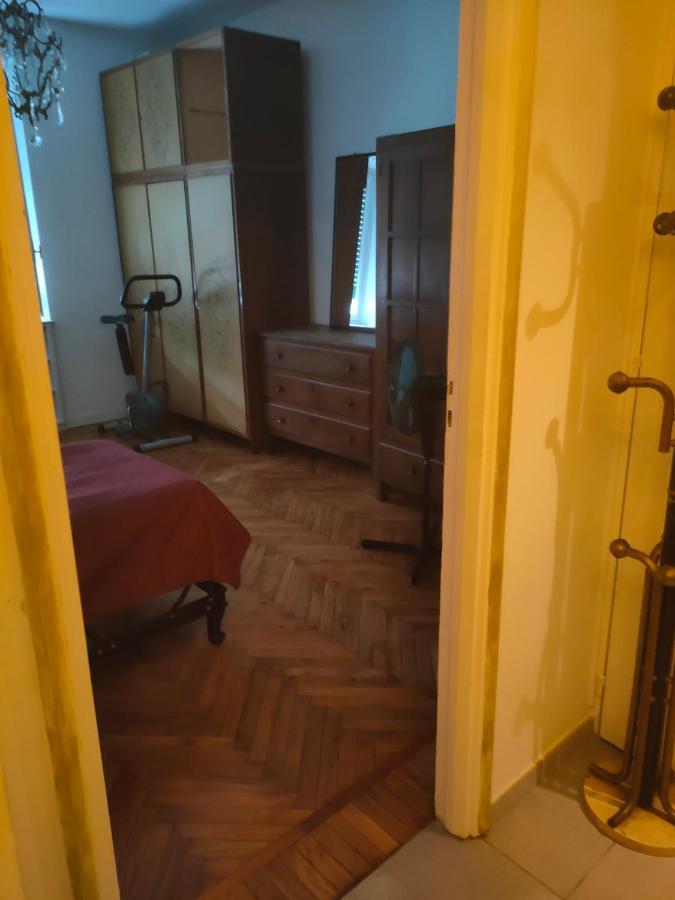 Apartamento Casa - House Xavier Una Casa Famigliare , Dame Entra Solo Chi A Un Bel Cuore , Non'E Il L'Intero Alloggio Solo Stanze E Bagno Turín Exterior foto