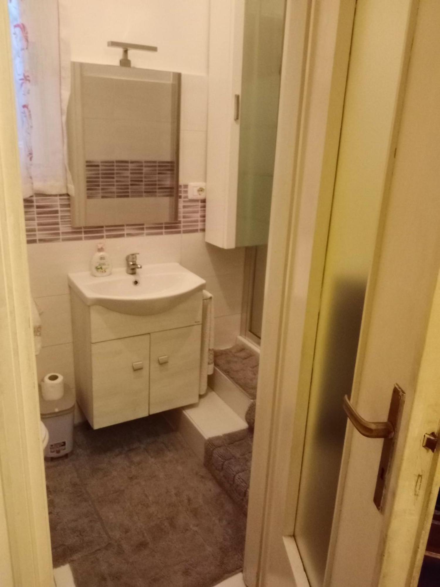 Apartamento Casa - House Xavier Una Casa Famigliare , Dame Entra Solo Chi A Un Bel Cuore , Non'E Il L'Intero Alloggio Solo Stanze E Bagno Turín Exterior foto